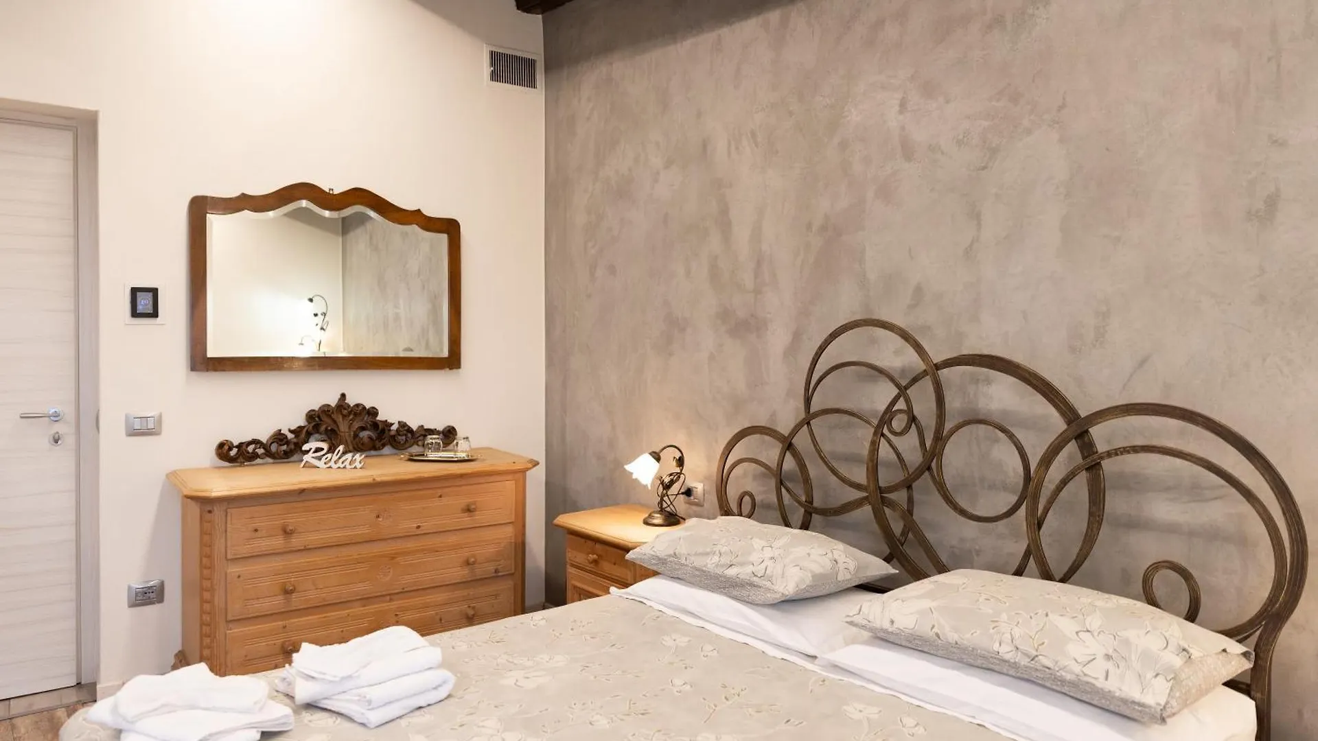 Ca' Baetti L'Antica Corte Roncola Country house